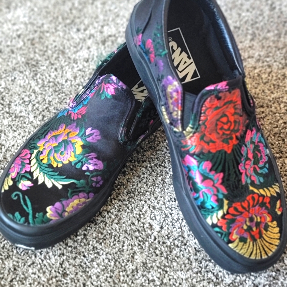 Vans slip on, womens 6.5/mens 5.0